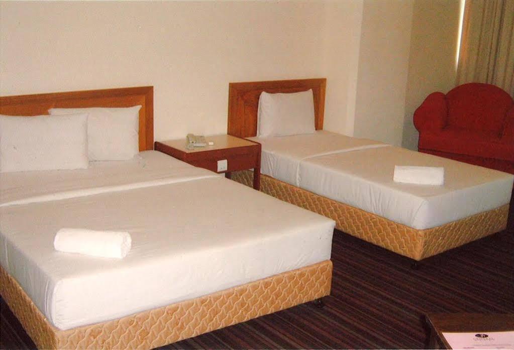 Folkmeldrum Hotel Johor Bahru Eksteriør bilde